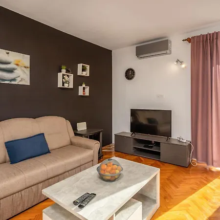 Apartamento Stunning In With Wifi Novi Vinodolski