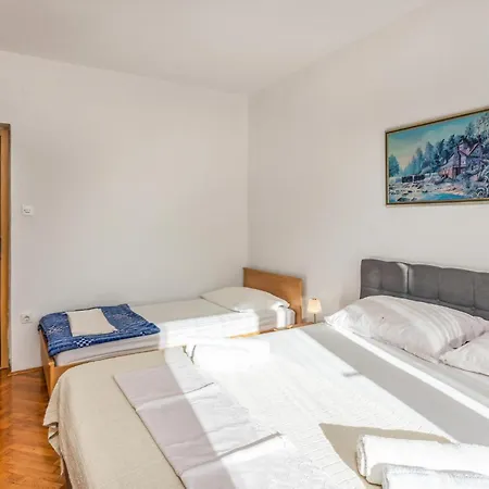 Apartment 3 Bedroom In *