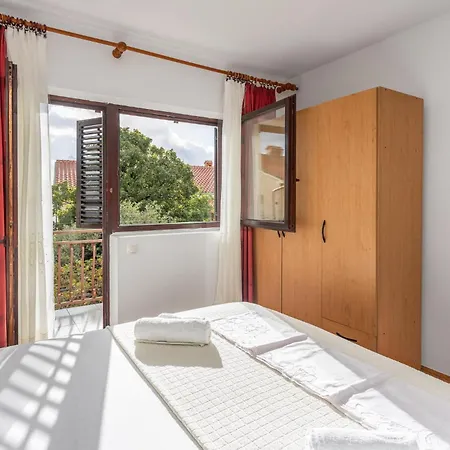 Apartment 3 Bedroom In *