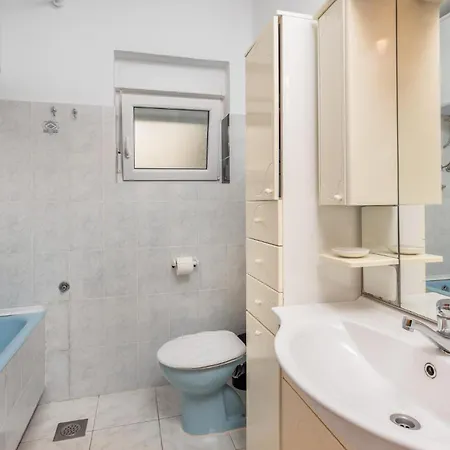 3 Bedroom In Novi Vinodolski