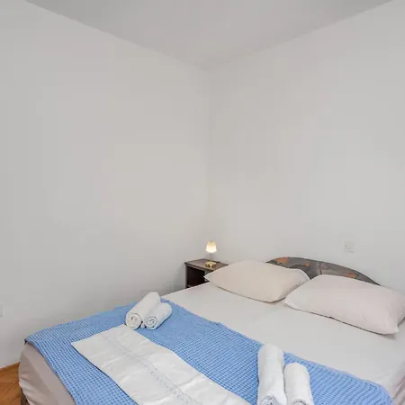 Apartment 3 Bedroom In